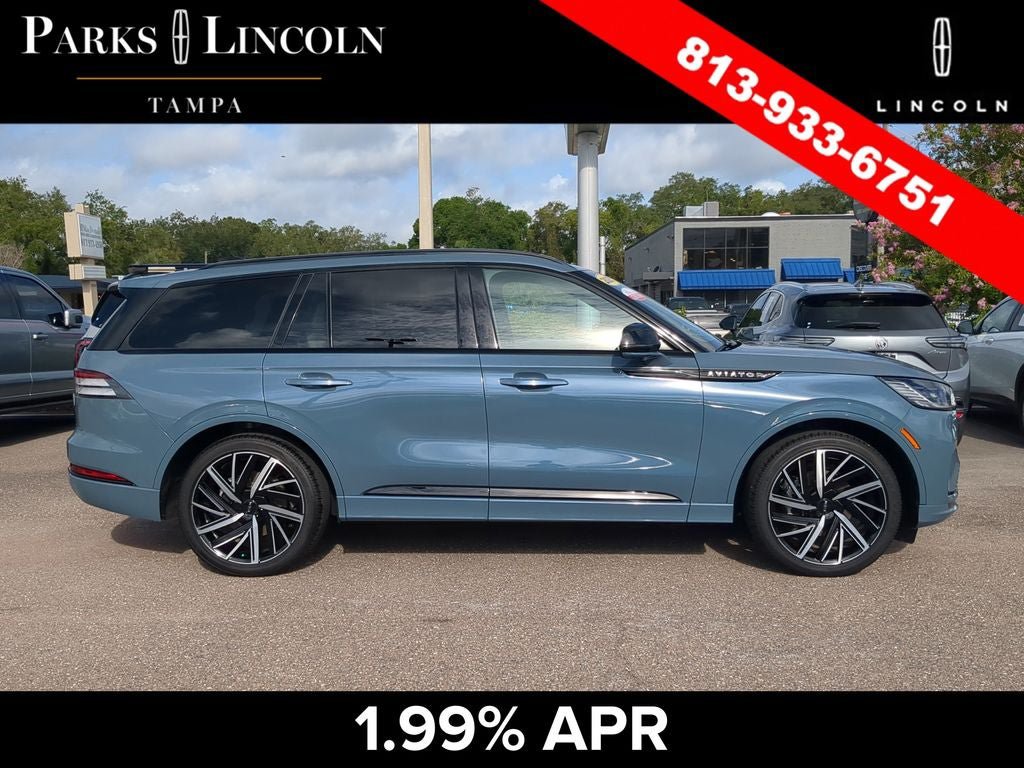 Certified 2025 Lincoln Aviator Black Label w/ Jet Appearance Package AWD/4WD image 3