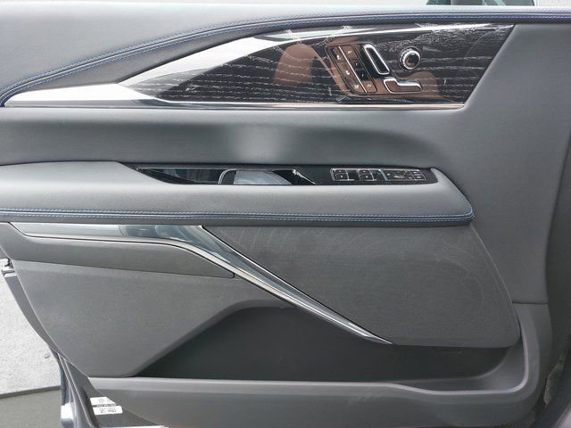 New 2025 Cadillac Escalade IQ Sport 1 w/ LPO, ONYX Package image 31