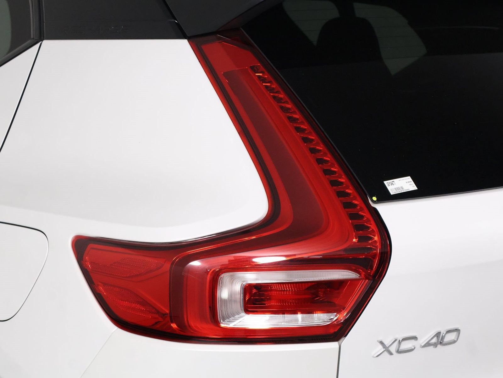 Used 2023 Volvo XC40 Recharge Core AWD/4WD image 18
