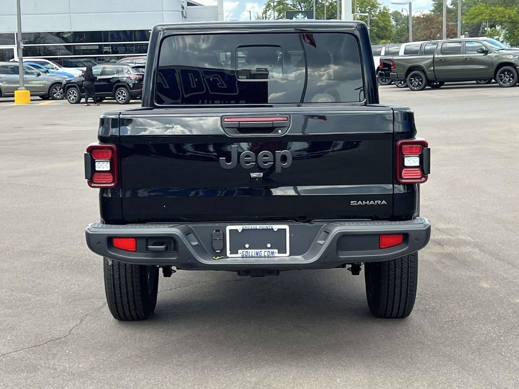 New 2026 Jeep Gladiator Sport AWD/4WD image 5