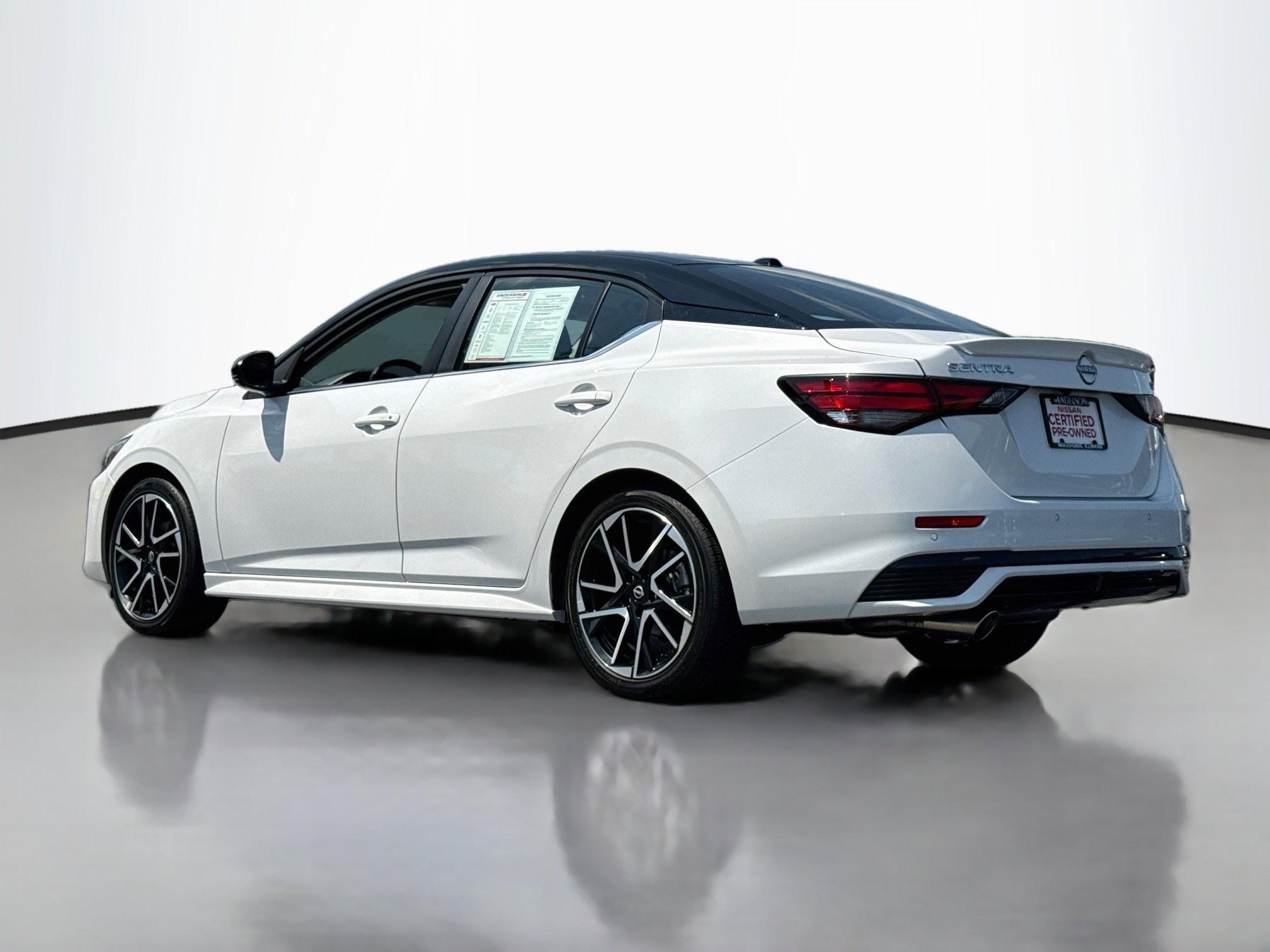 Certified 2025 Nissan Sentra SR FWD image 12