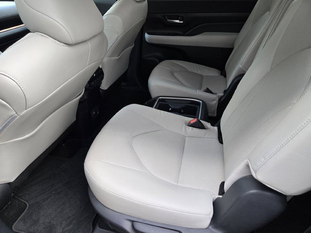 Certified 2024 Toyota Grand Highlander AWD image 23