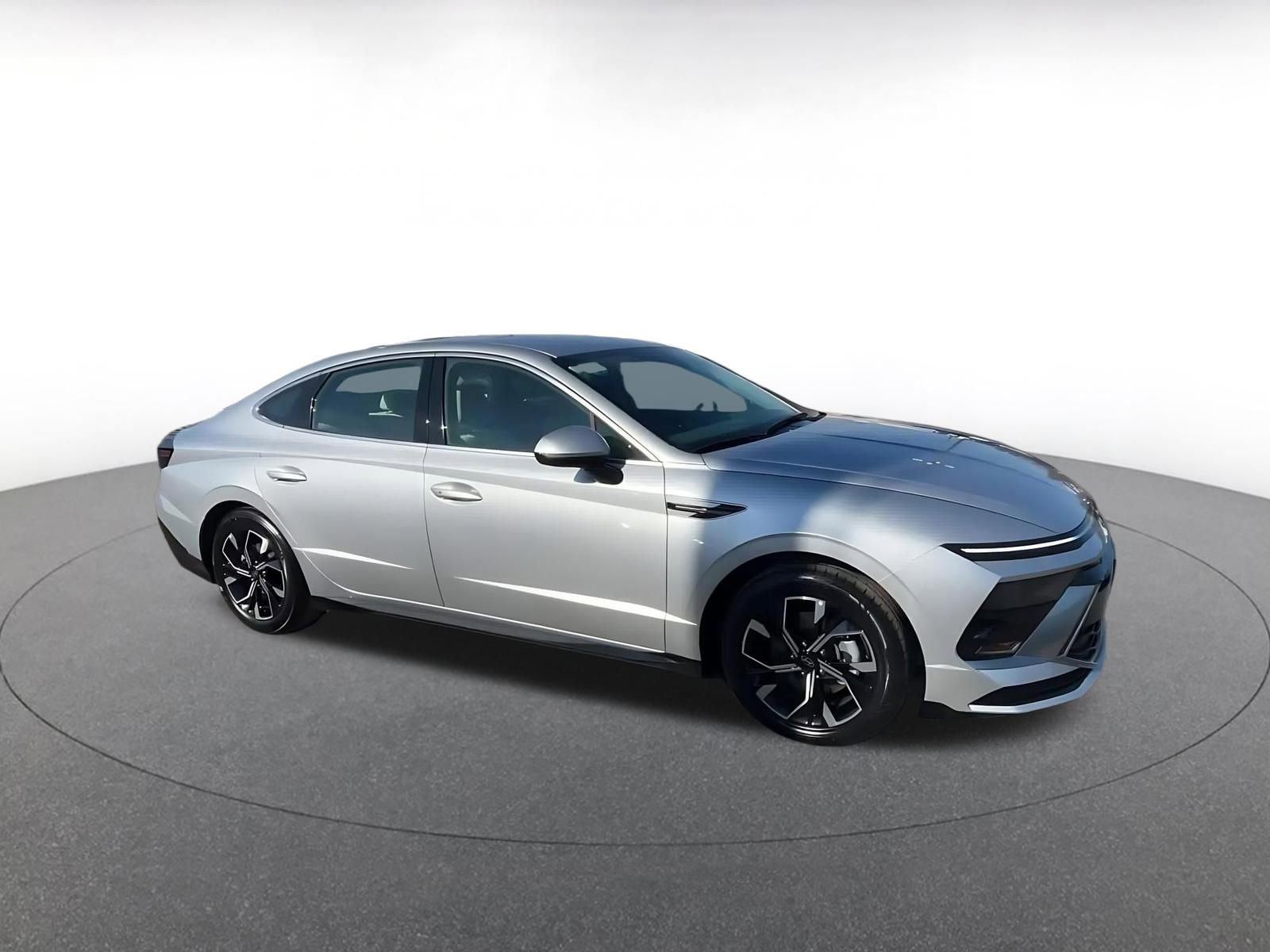 Used 2025 Hyundai Sonata SEL image 2