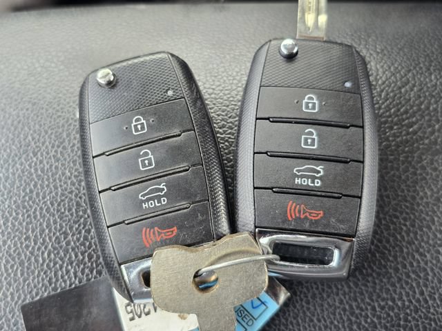 Used 2017 Kia Forte S FWD image 30