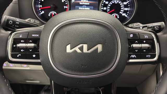 Used 2024 Kia Carnival LX FWD image 15