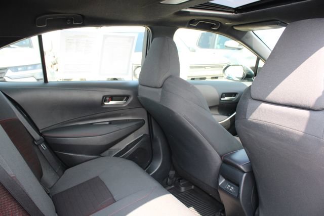 Used 2025 Toyota Corolla SE w/ SE Premium Package image 7