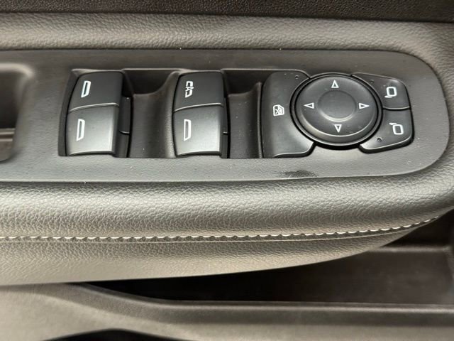 Used 2024 GMC Terrain SLE image 19