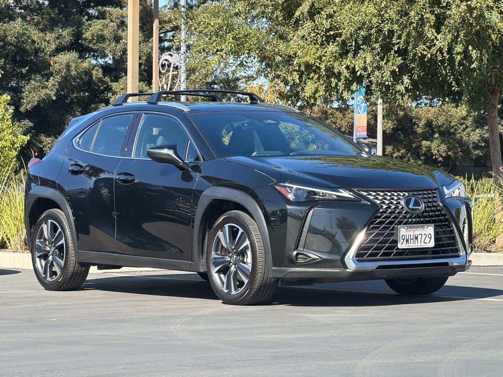 Certified 2025 Lexus UX 300h FWD w/ Accessory Package (Z2) image 5