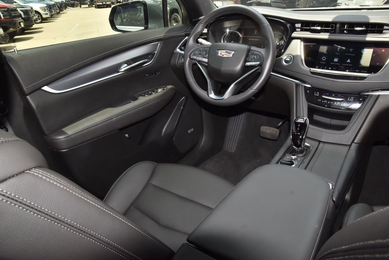 Used 2024 Cadillac XT6 Luxury FWD image 16