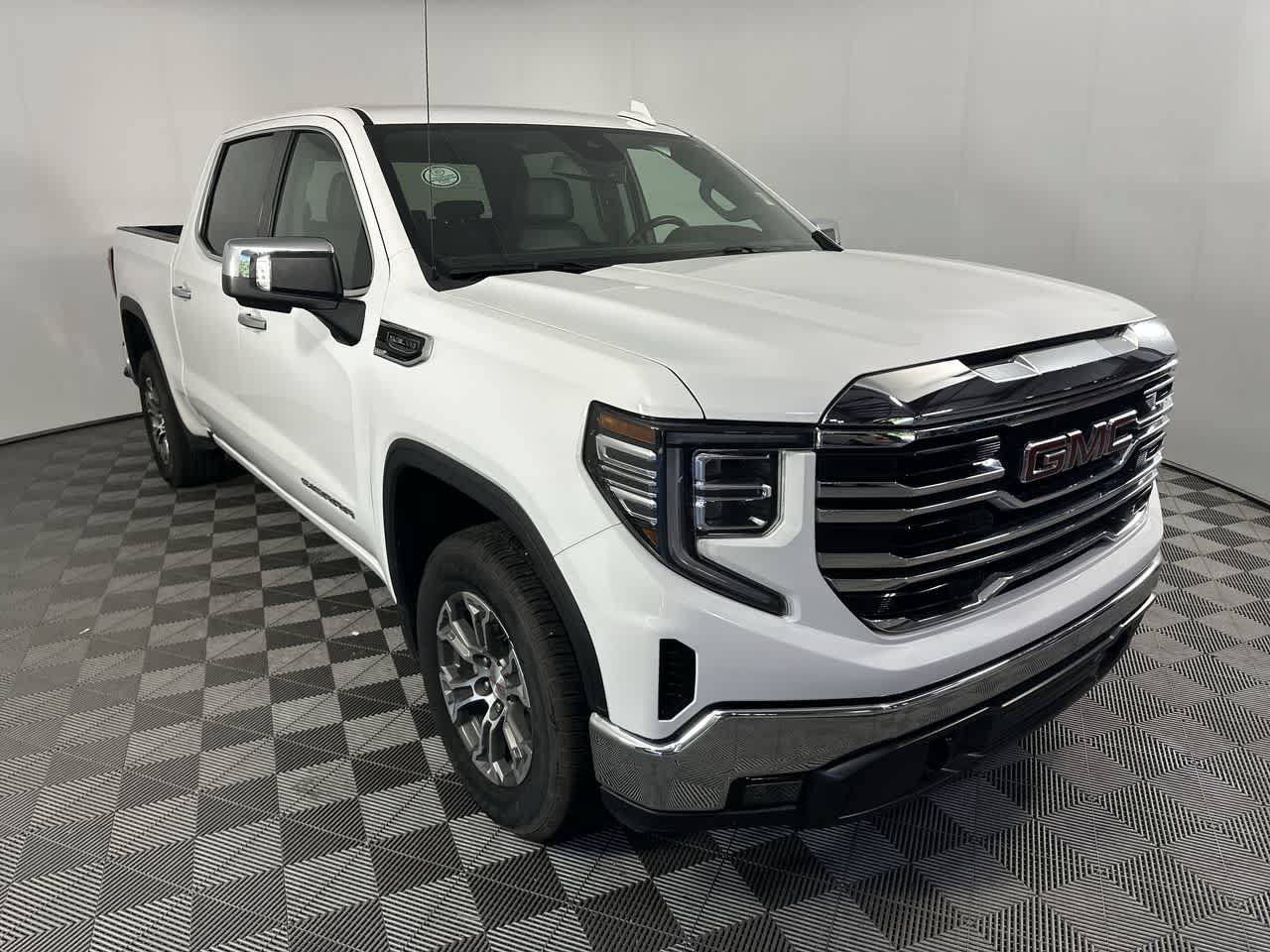 Used 2024 GMC Sierra 1500 SLT RWD image 6