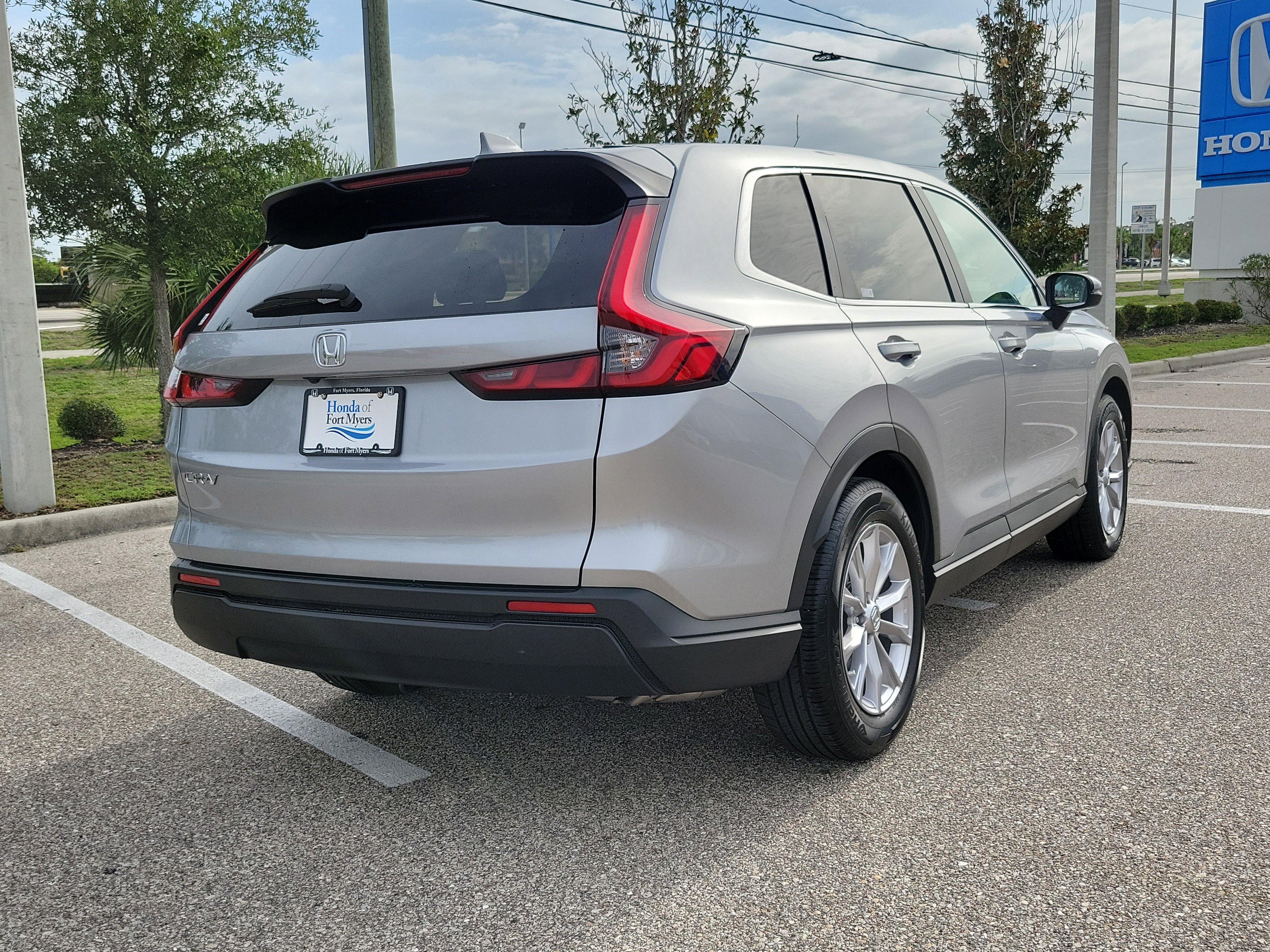 Used 2024 Honda CR-V EX image 6