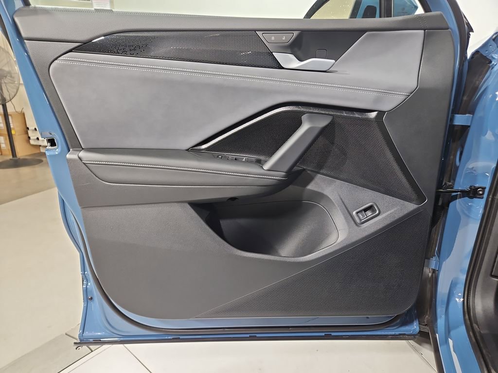 New 2026 Volkswagen Tiguan SE image 10