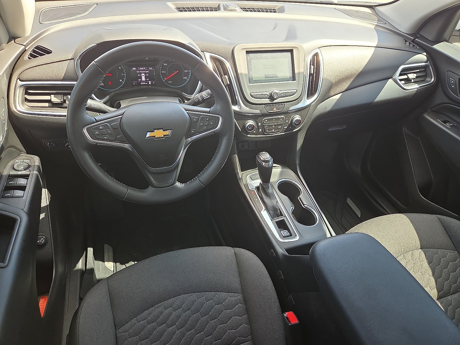 Used 2018 Chevrolet Equinox LT FWD image 11