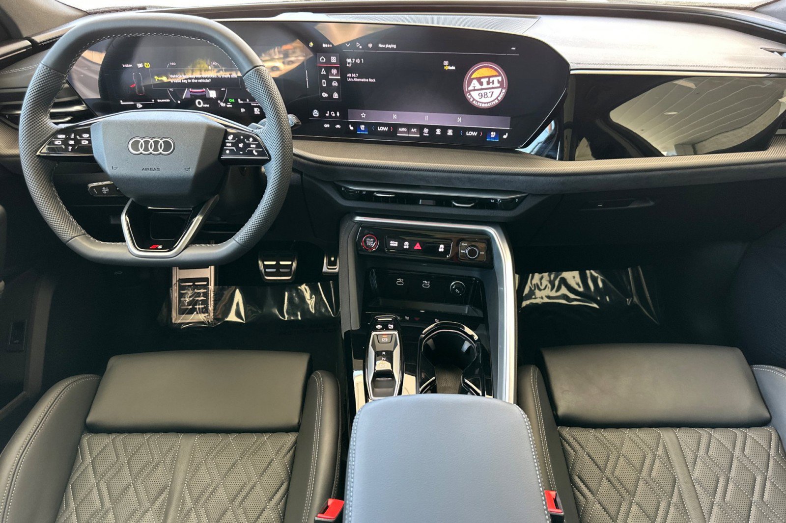 Used 2025 Audi SQ5 Premium Plus image 6