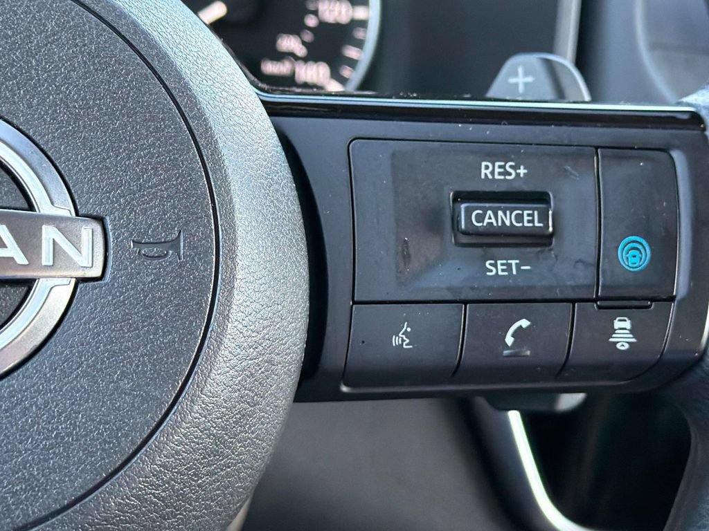 Used 2022 Nissan Rogue SV AWD/4WD image 11