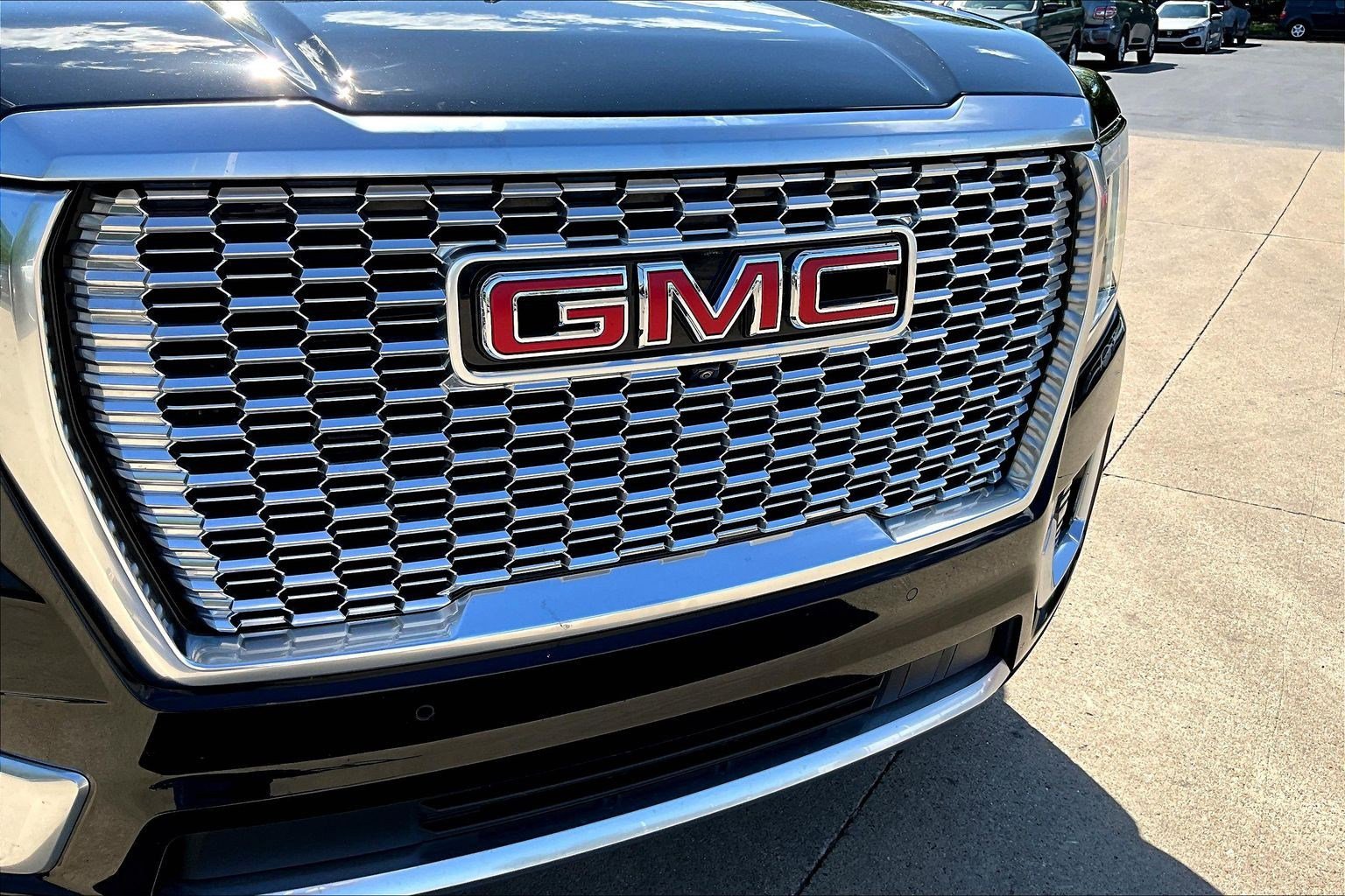 Used 2021 GMC Yukon Denali w/ Denali Premium Package AWD/4WD image 34