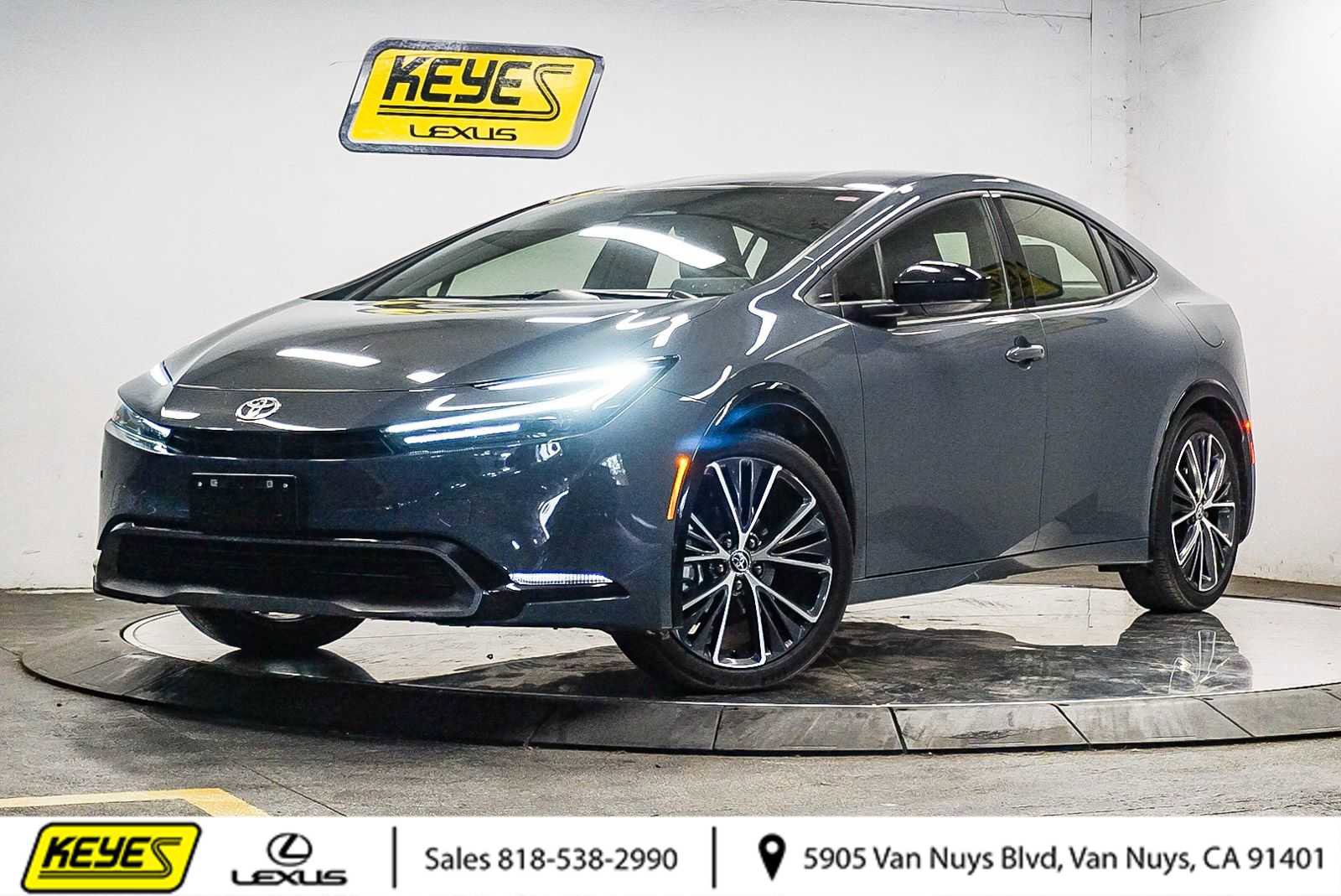 Used 2025 Toyota Prius XLE FWD image 1