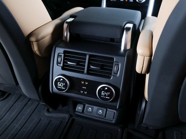 Certified 2025 Land Rover Discovery Dynamic SE AWD/4WD image 22