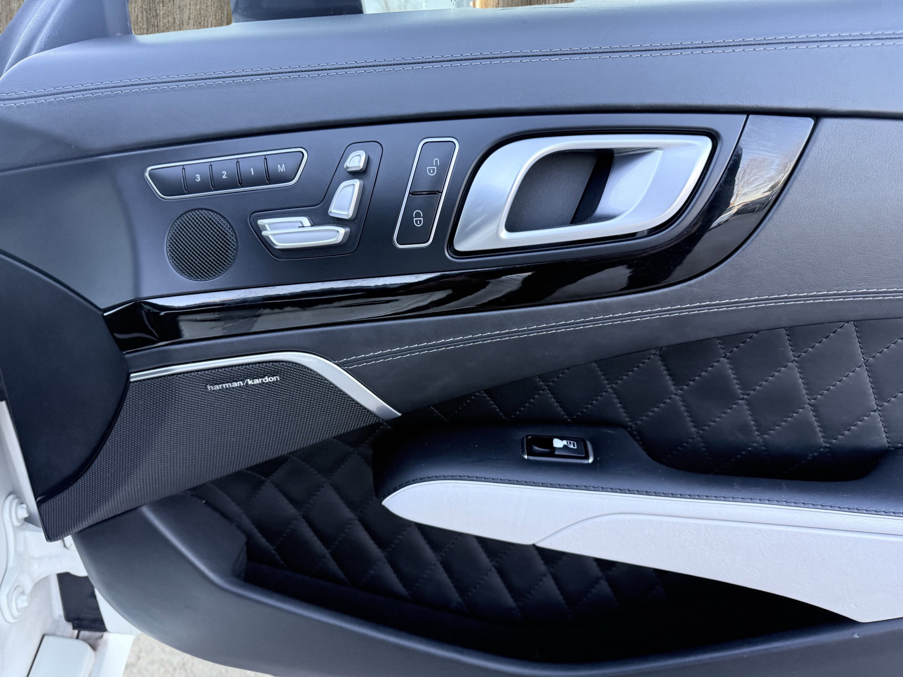 Used 2015 Mercedes-Benz SL 63 AMG image 25