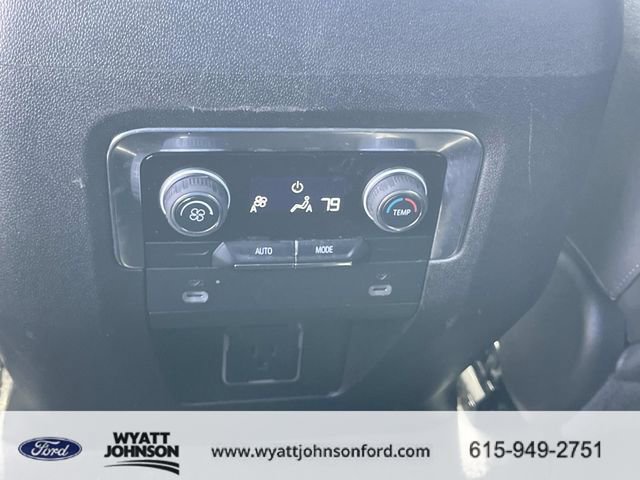 Used 2024 Chevrolet Suburban LT image 18