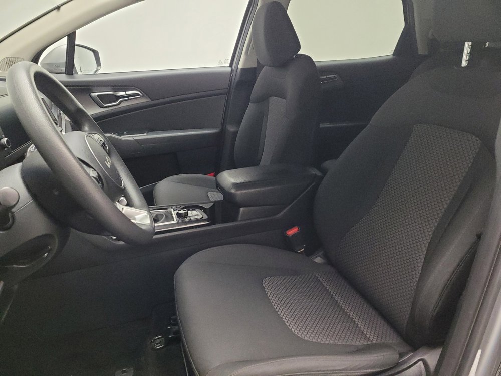Used 2023 Kia Sportage LX image 17