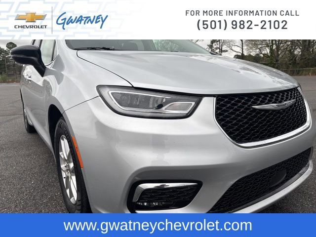 Used 2024 Chrysler Pacifica Touring-L image 13