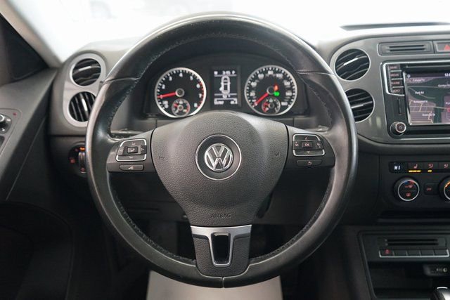 Used 2017 Volkswagen Tiguan Sport image 31