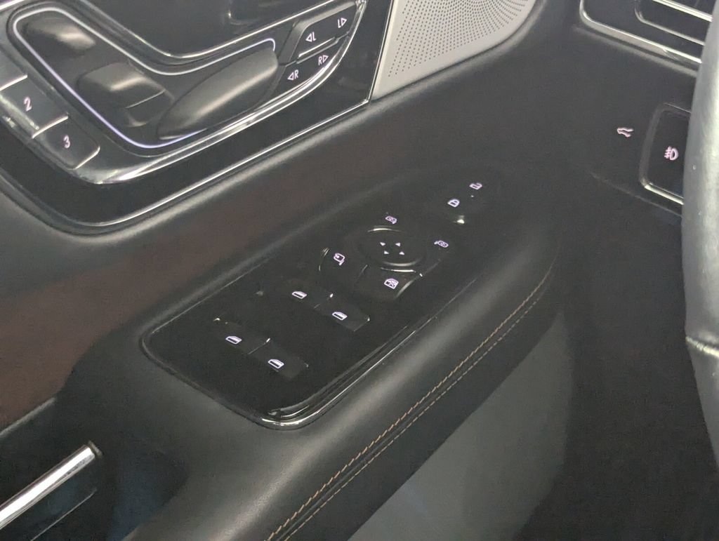 Used 2023 Lincoln Navigator L Black Label AWD/4WD image 17