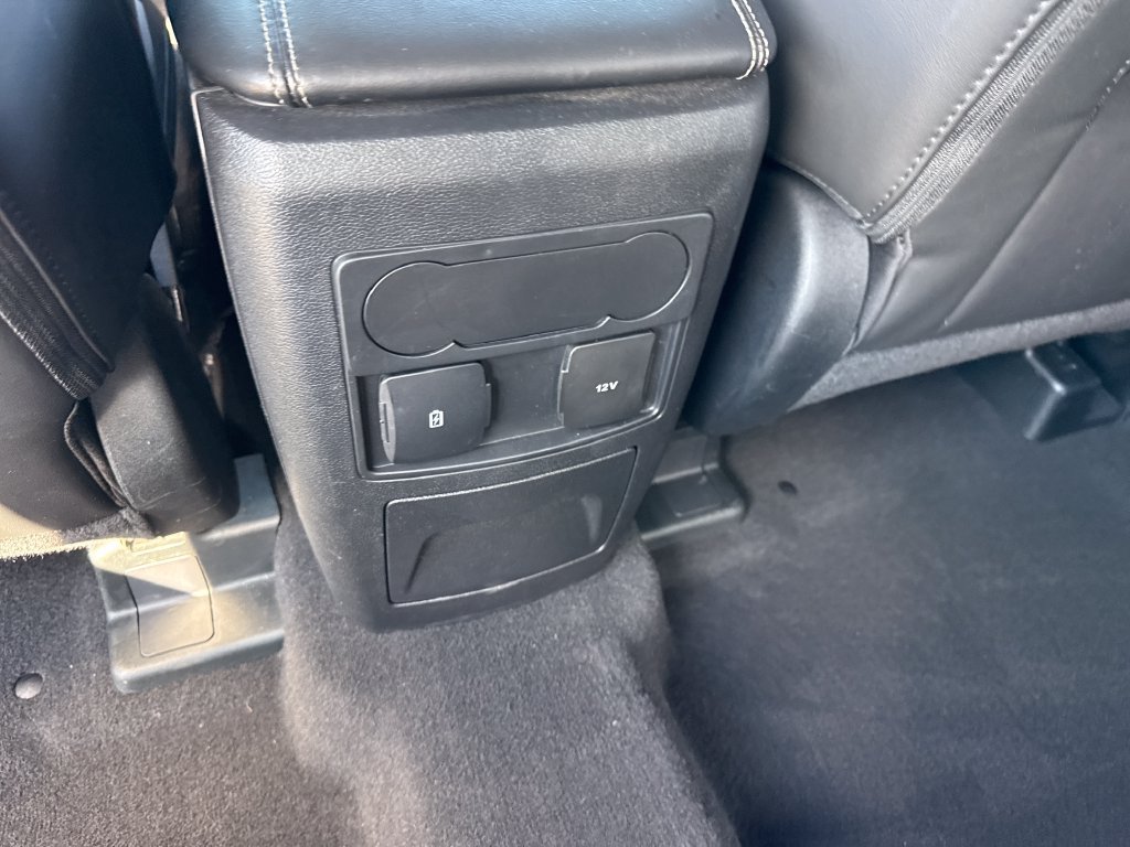 Used 2024 Ford Explorer XLT w/ Equipment Group 202A AWD/4WD image 19