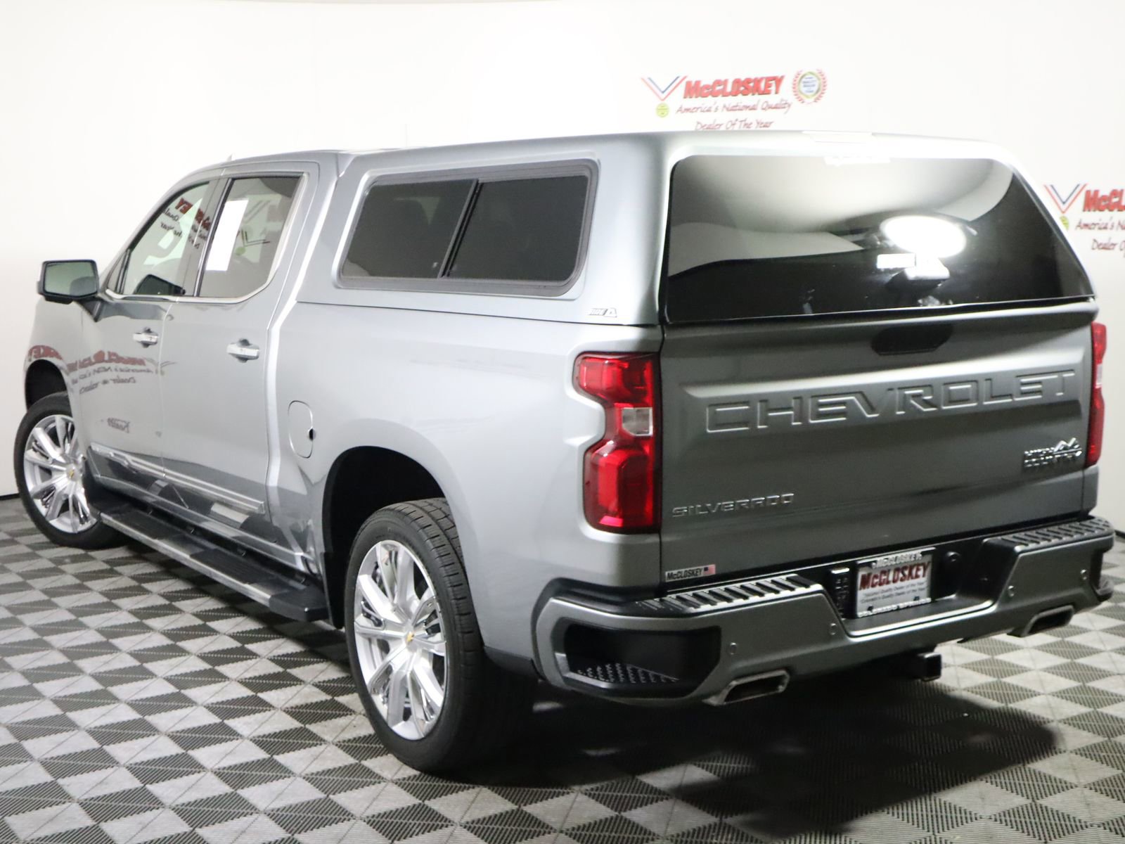 Used 2023 Chevrolet Silverado 1500 High Country w/ High Country Premium Package image 11