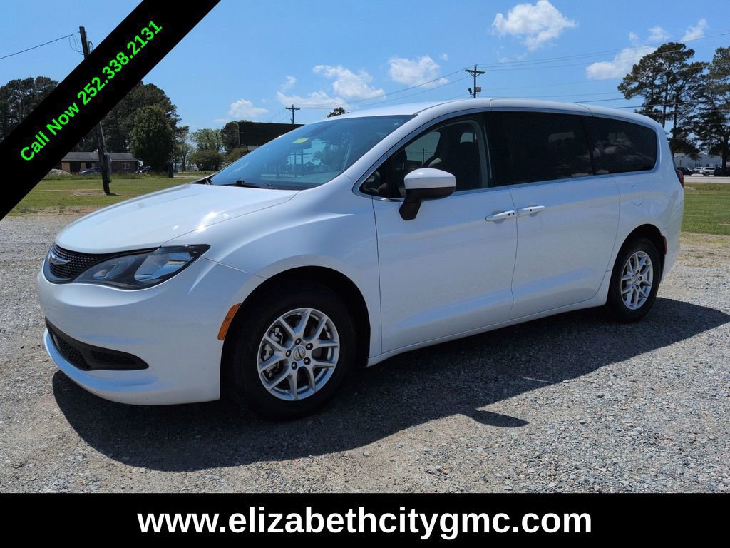 Used 2023 Chrysler Voyager LX FWD image 7
