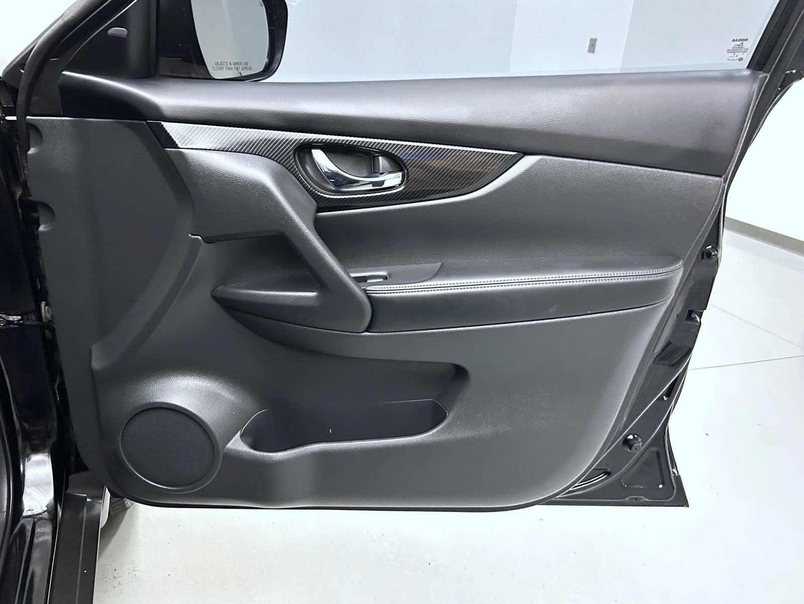 Used 2019 Nissan Rogue SL w/ Premium Package AWD/4WD image 16