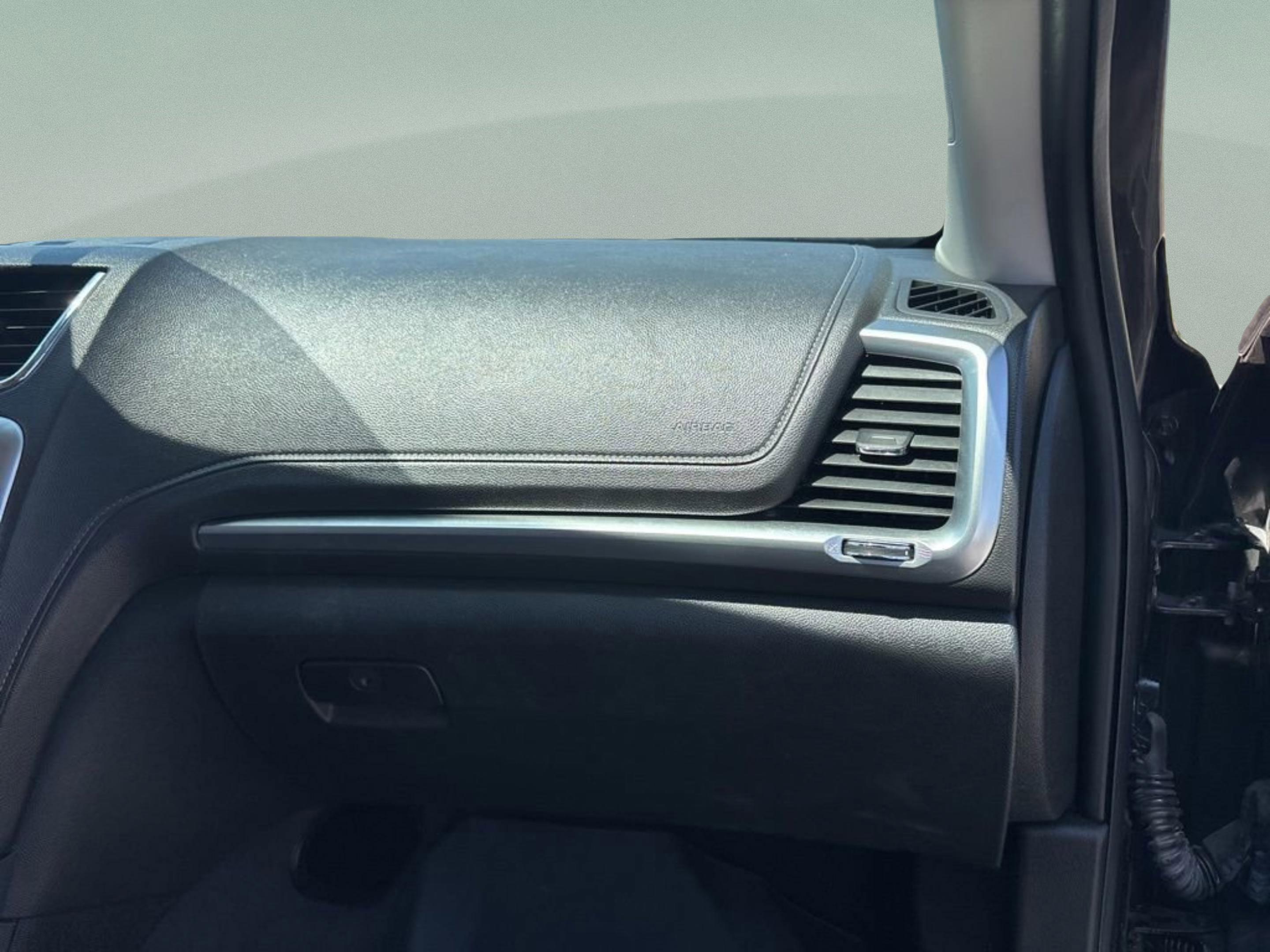 Used 2014 GMC Acadia SLE image 34