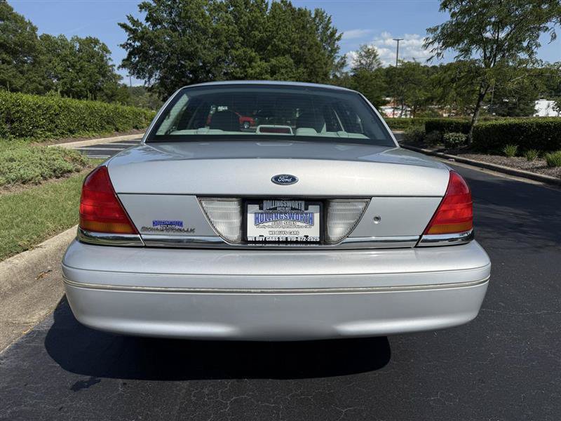 Used 2003 Ford Crown Victoria LX RWD image 5