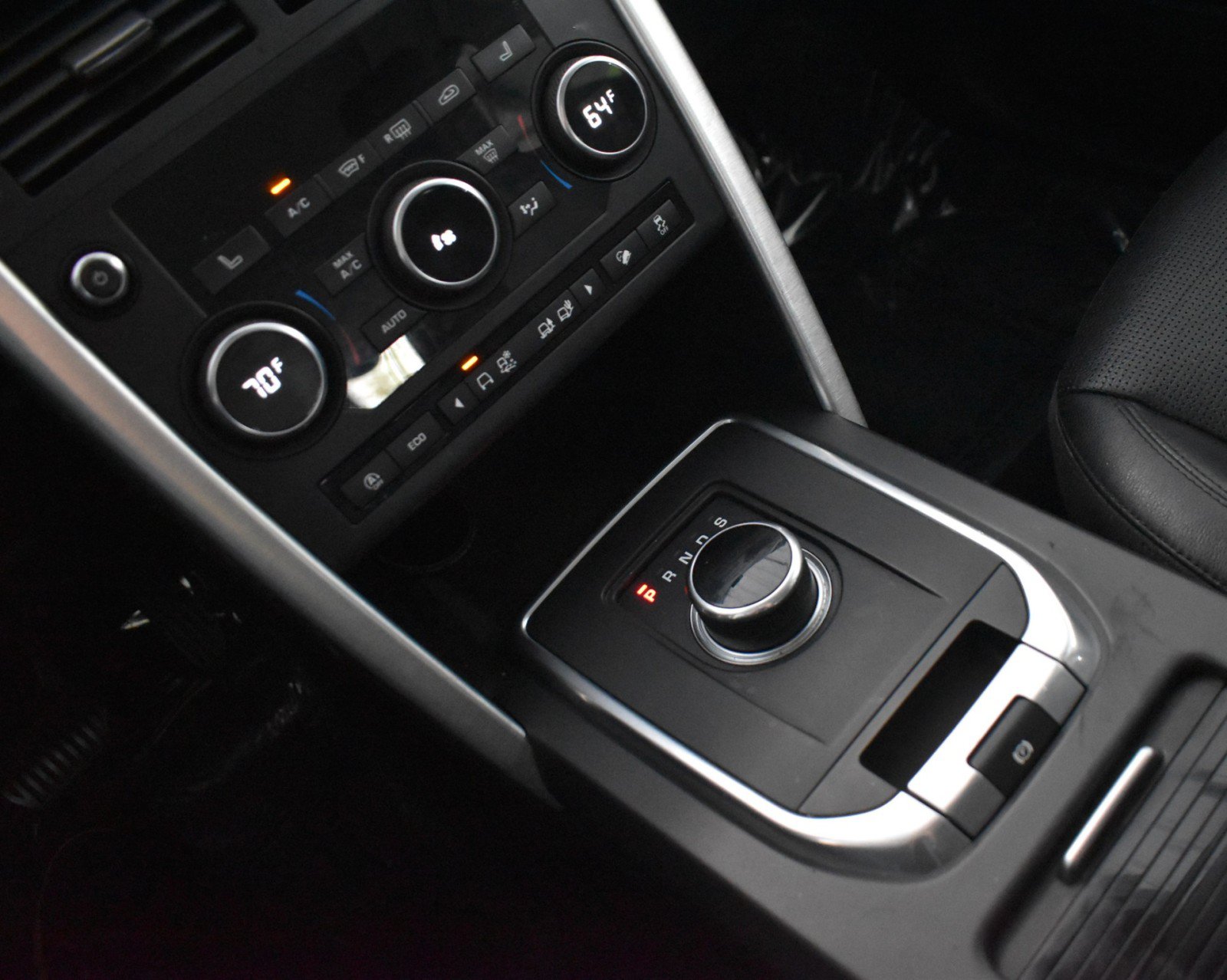 Used 2019 Land Rover Discovery Sport HSE AWD/4WD image 19