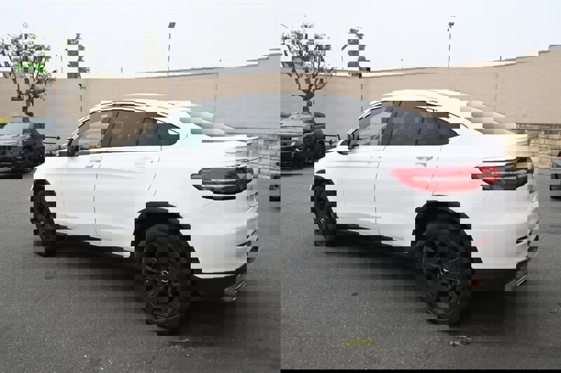 Used 2018 Mercedes-Benz GLC 300 4MATIC Coupe image 8