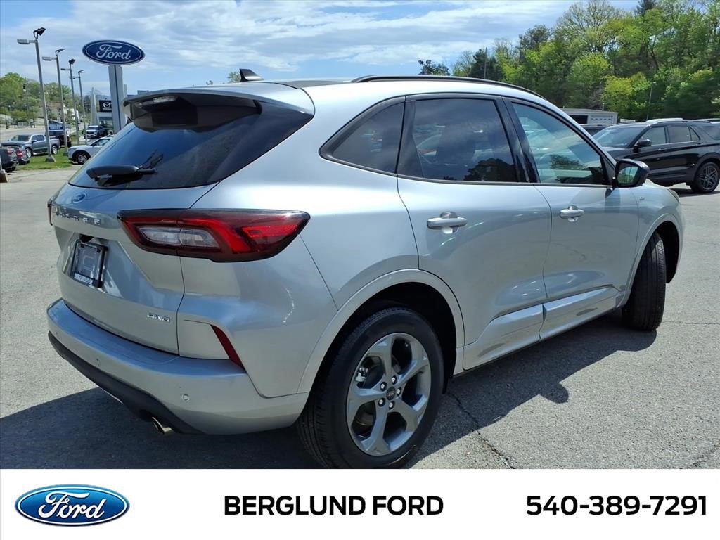 Used 2023 Ford Escape ST-Line w/ Tech Pack #1 image 5