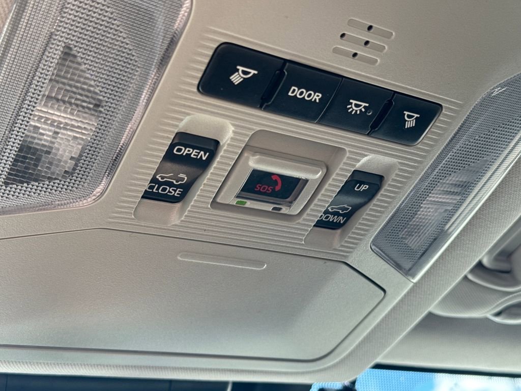 Used 2021 Toyota RAV4 XLE image 30