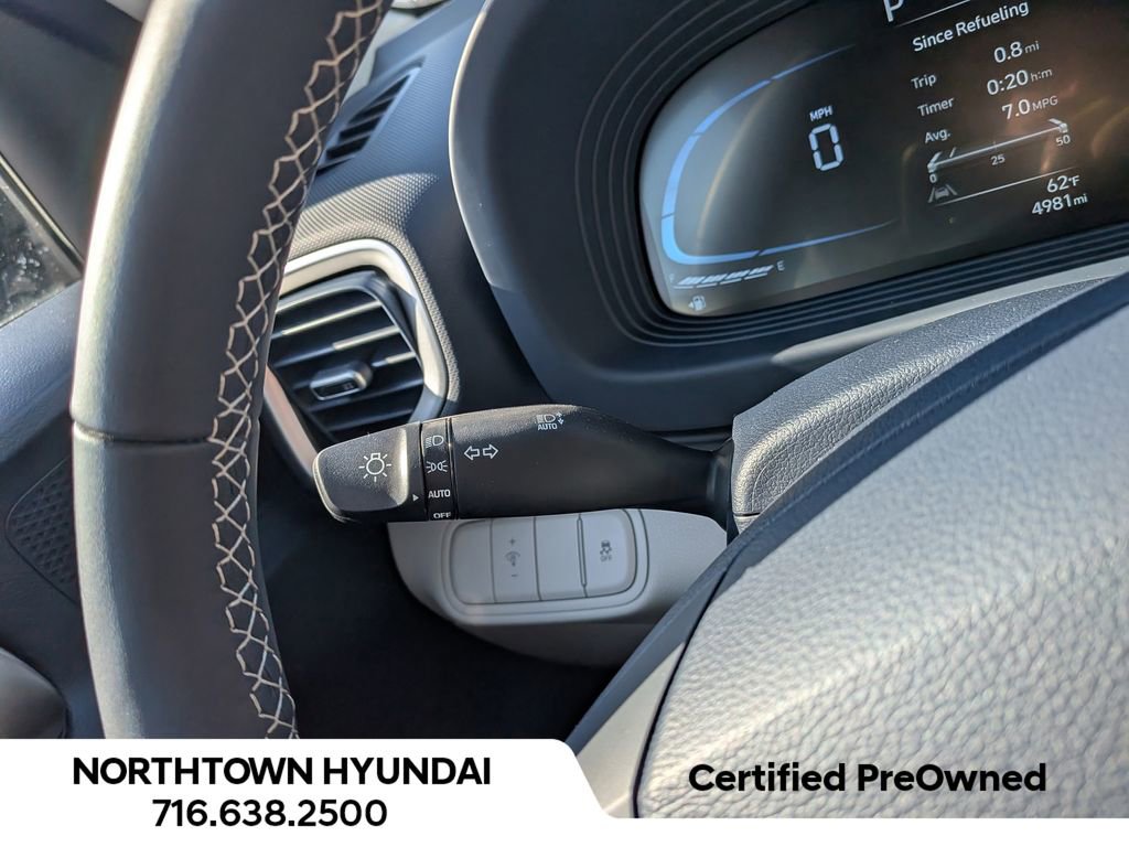 Used 2025 Hyundai Venue Limited FWD image 27