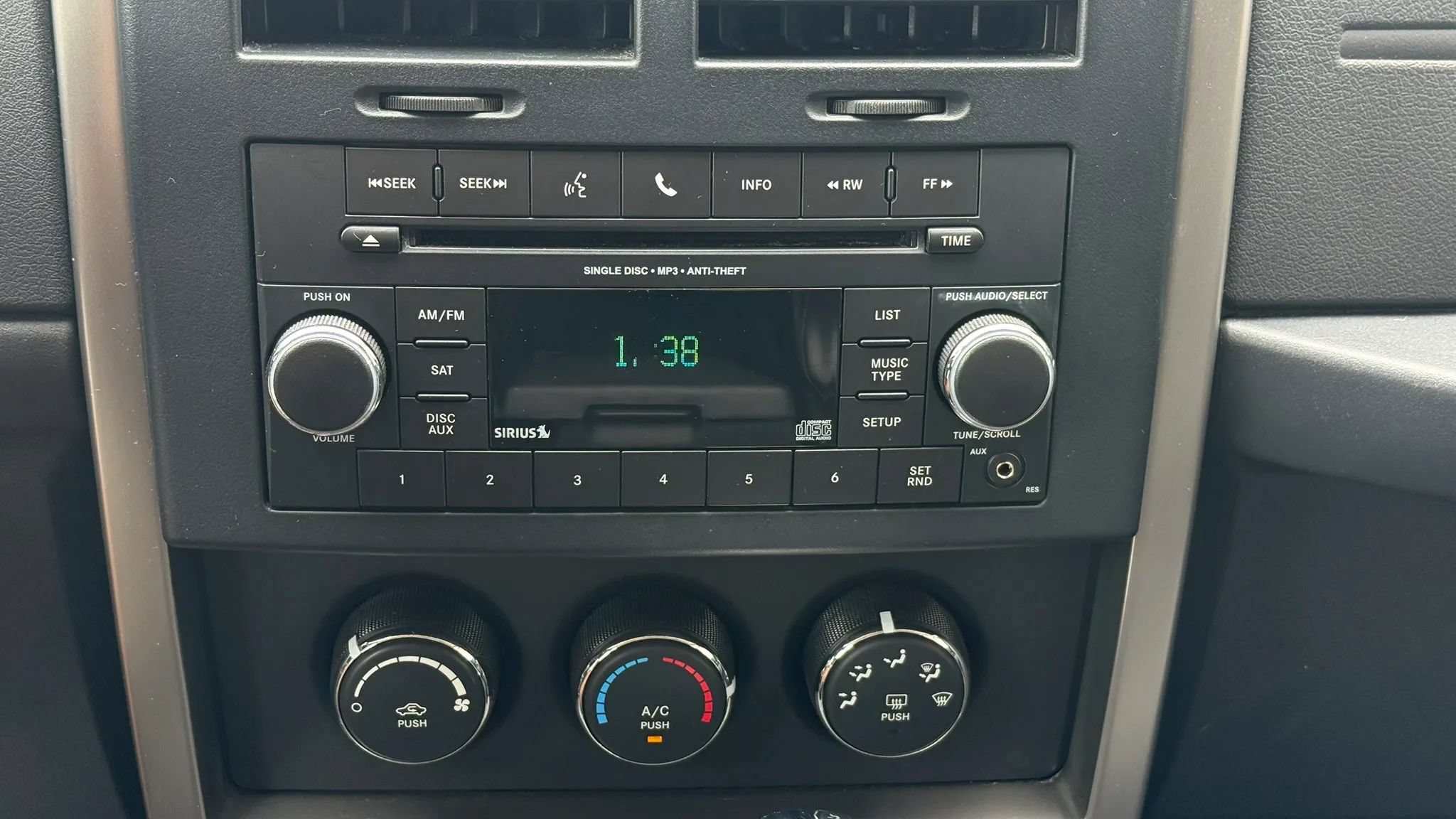 Used 2012 Jeep Liberty Sport AWD/4WD image 18