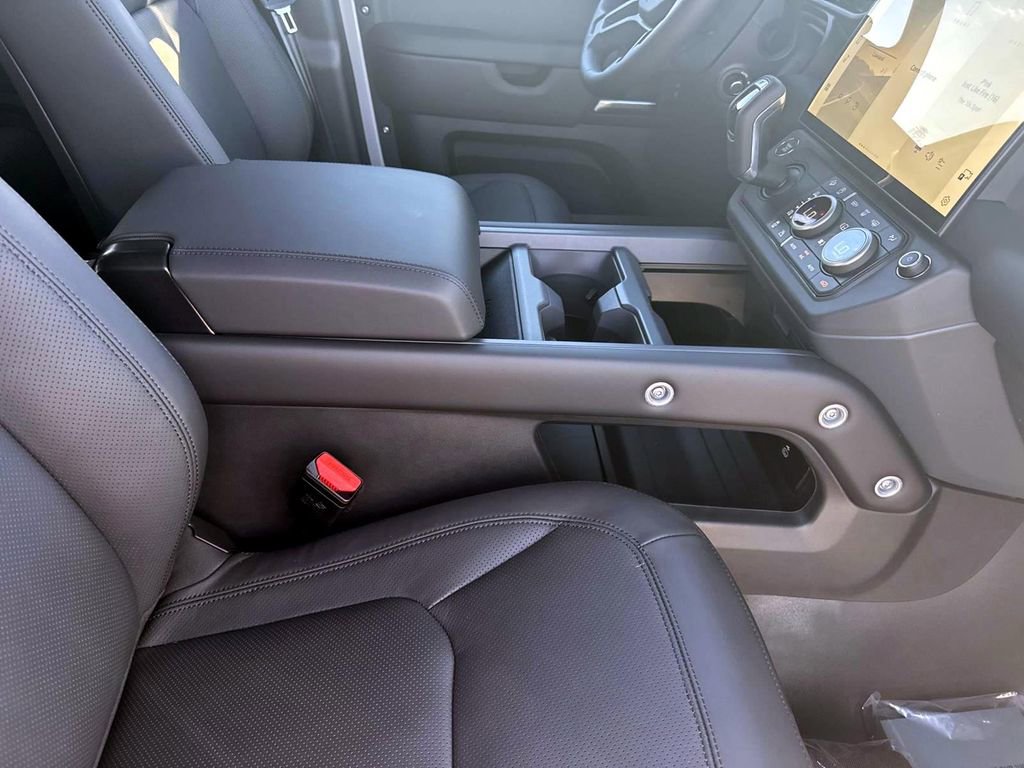 New 2026 Land Rover Defender 110 X-Dynamic SE AWD/4WD image 8