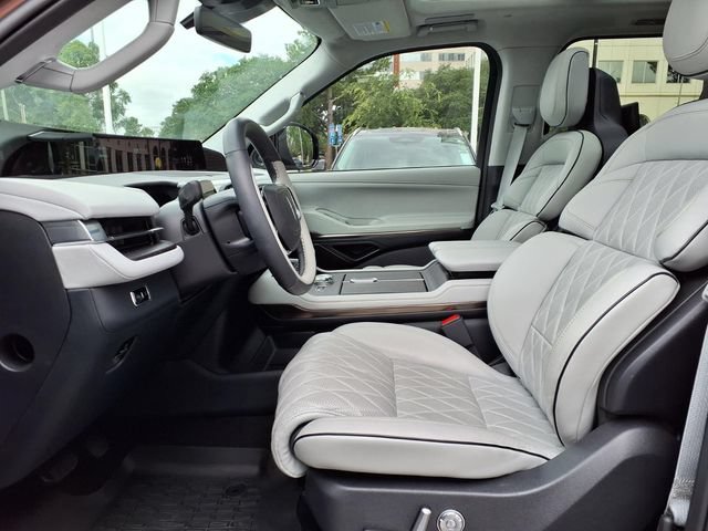 New 2025 Lincoln Navigator L Black Label w/ Black Label Special Edition AWD/4WD image 7