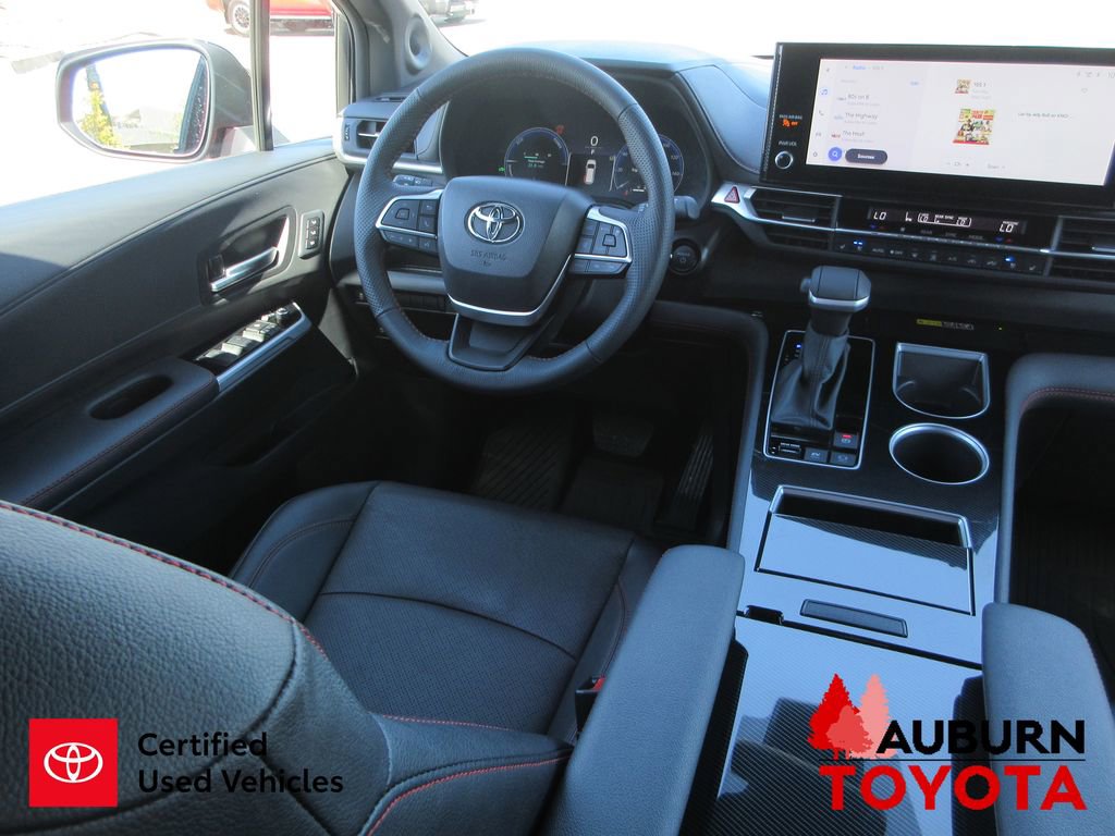Certified 2025 Toyota Sienna XSE w/ XSE Premium Package image 32