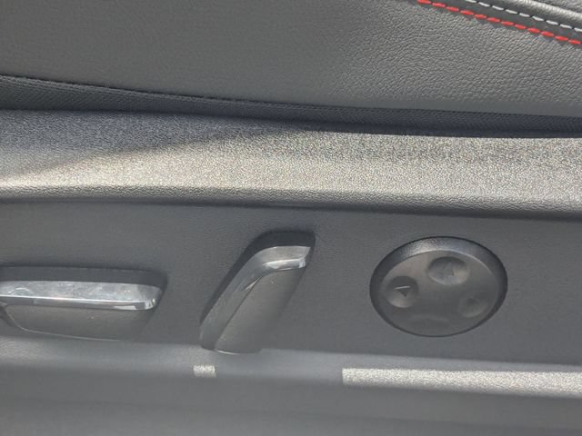 New 2026 Nissan Sentra SR w/ SR Premium Package FWD image 15