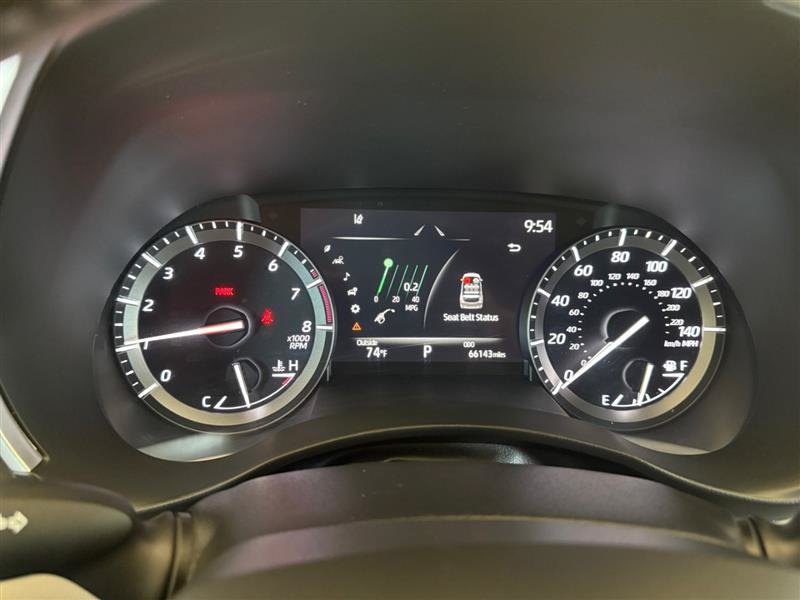 Used 2021 Toyota Highlander XLE AWD/4WD image 37