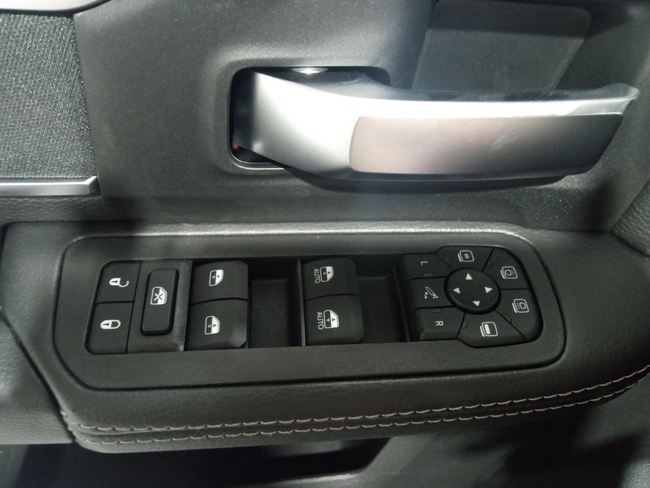 New 2026 RAM 2500 Big Horn AWD/4WD image 16