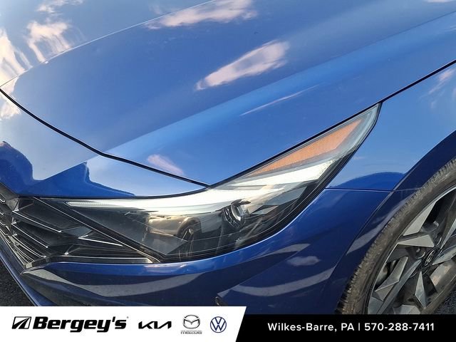 Used 2023 Hyundai Elantra Limited image 10