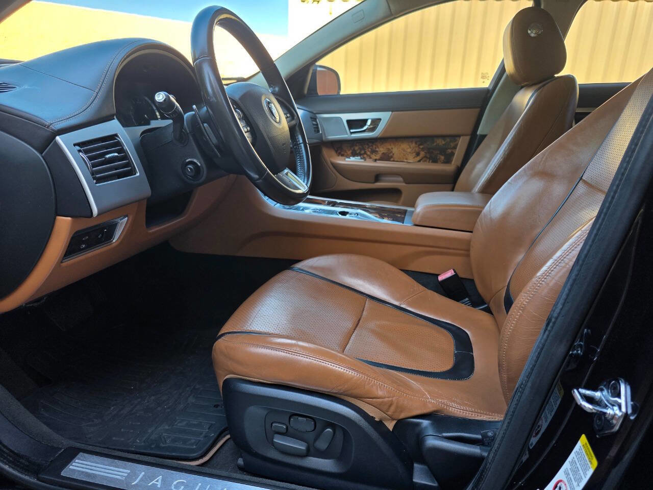 Used 2012 Jaguar XF Portfolio image 12