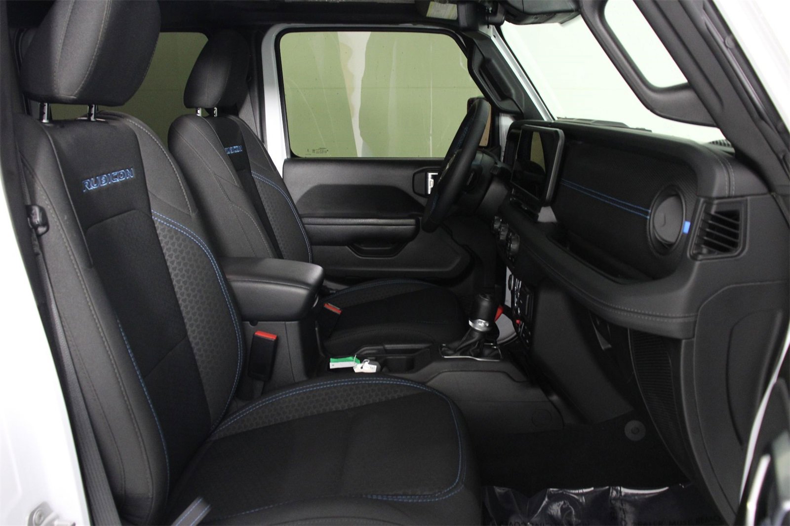 Used 2024 Jeep Wrangler Unlimited Rubicon 4xe w/ Technology Group image 28