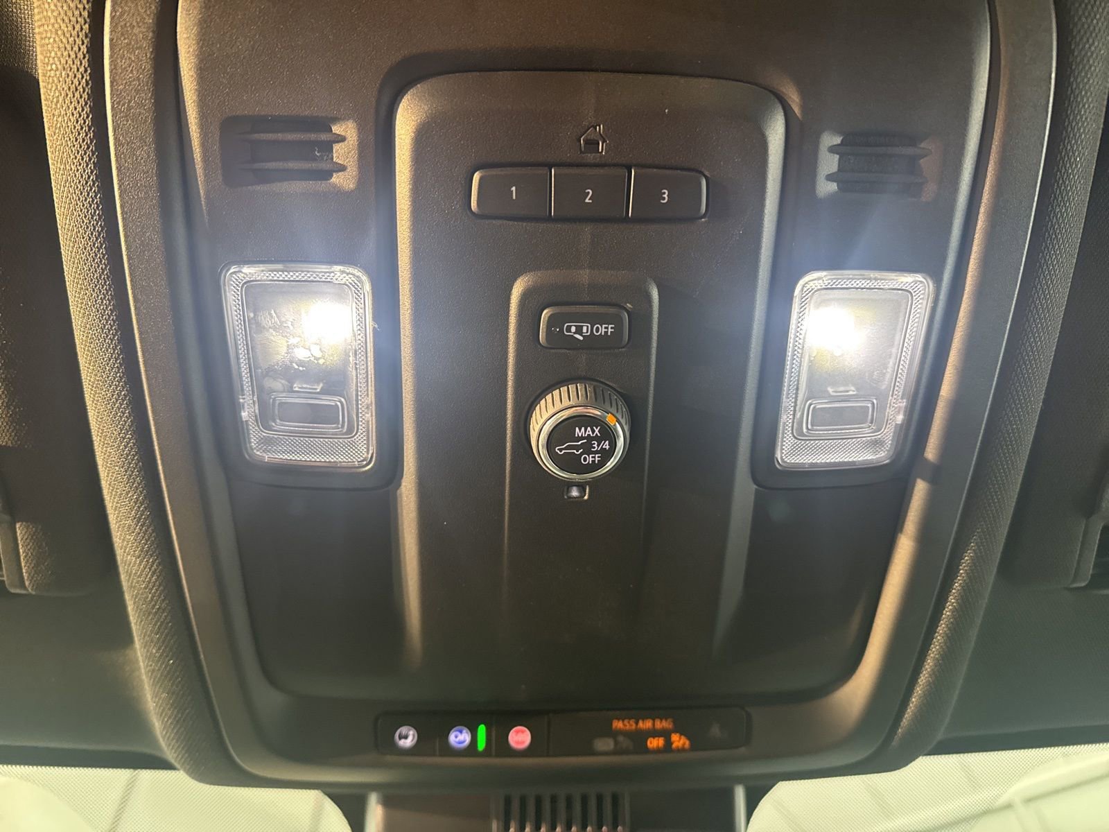 Used 2023 GMC Yukon SLT image 36